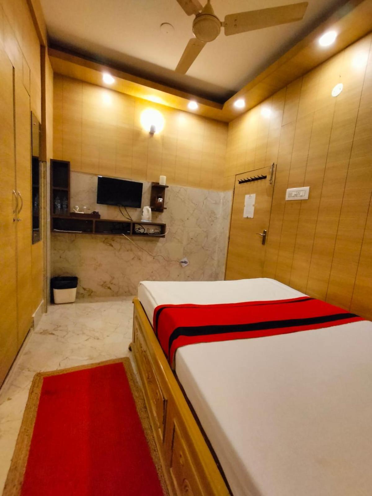 Kollolini Kolkata Bed & Breakfast Exterior photo